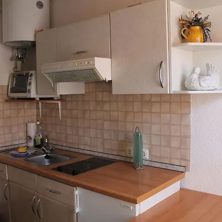 Modern Bungalow With Barbecue In Ferienhaus