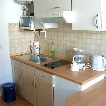 Modern Bungalow With Barbecue In Ferienhaus Kröpelin