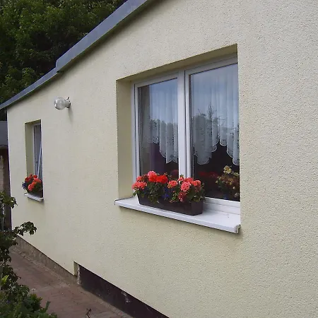Modern Bungalow With Barbecue In Ferienhaus *